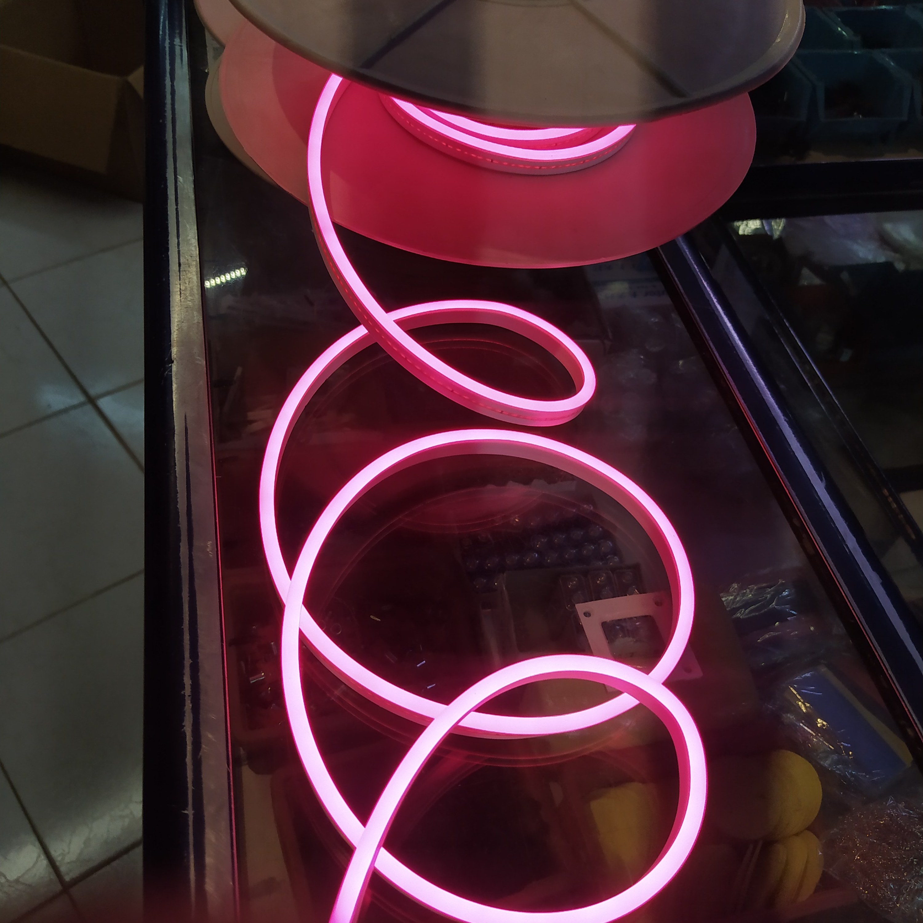 ال ای دی نئون فلکسی صورتی متری Pink Neon LED