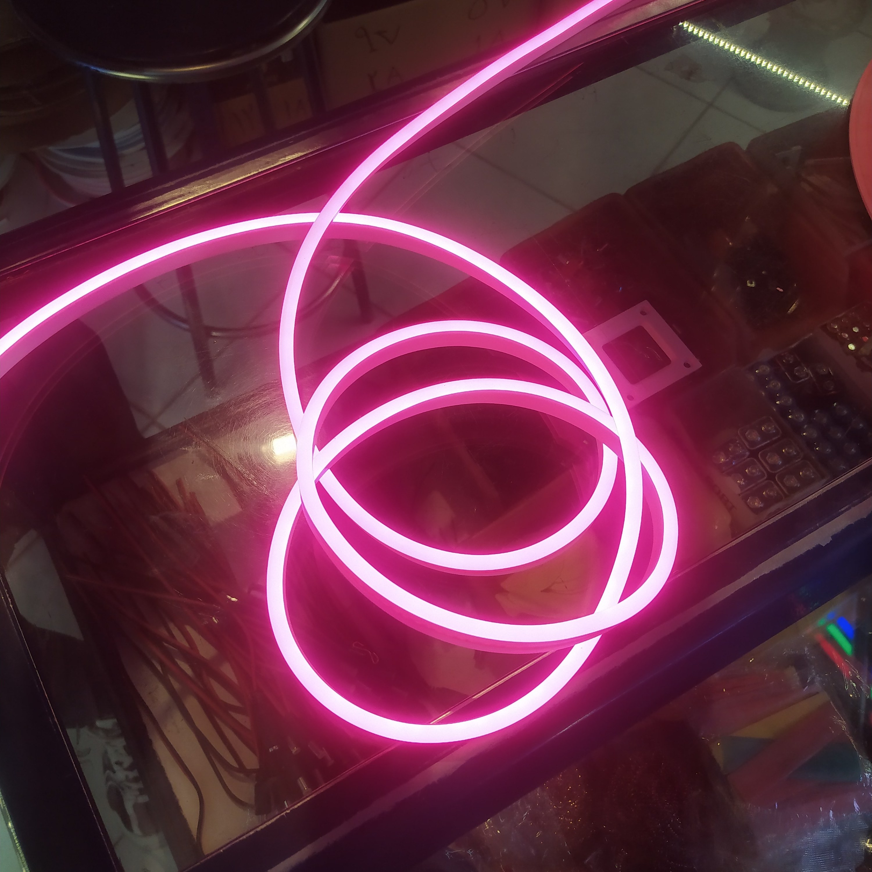 ال ای دی نئون فلکسی صورتی متری Pink Neon LED