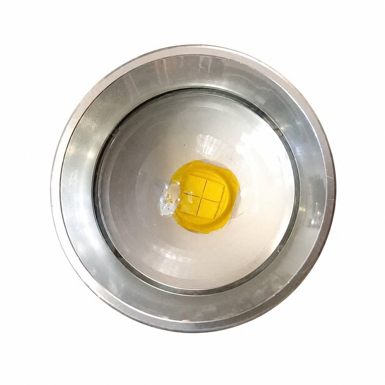 چراغ قوه ضد آب پر قدرت اسمال سان مدل ZY-T196 اصلی قابلیت زوم، برد نور 550 متر، آلومینیومی، دارای 4 باتری اصلی مناسب برای